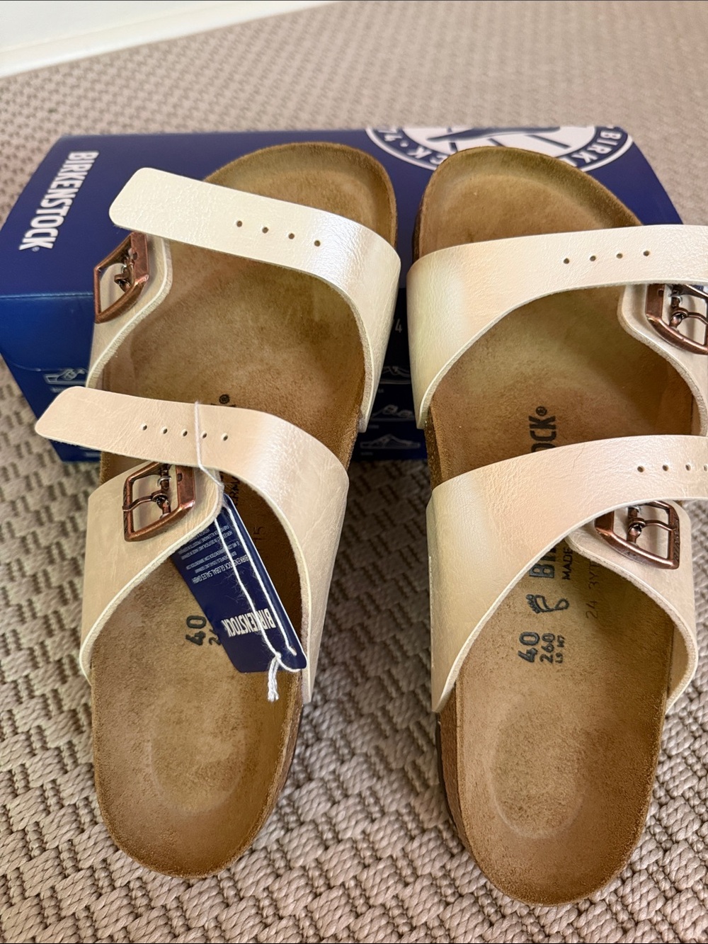 NWT Birkenstock EU40 (US 9) Sydney Birko-Flor sandals (Graceful Pearl White)